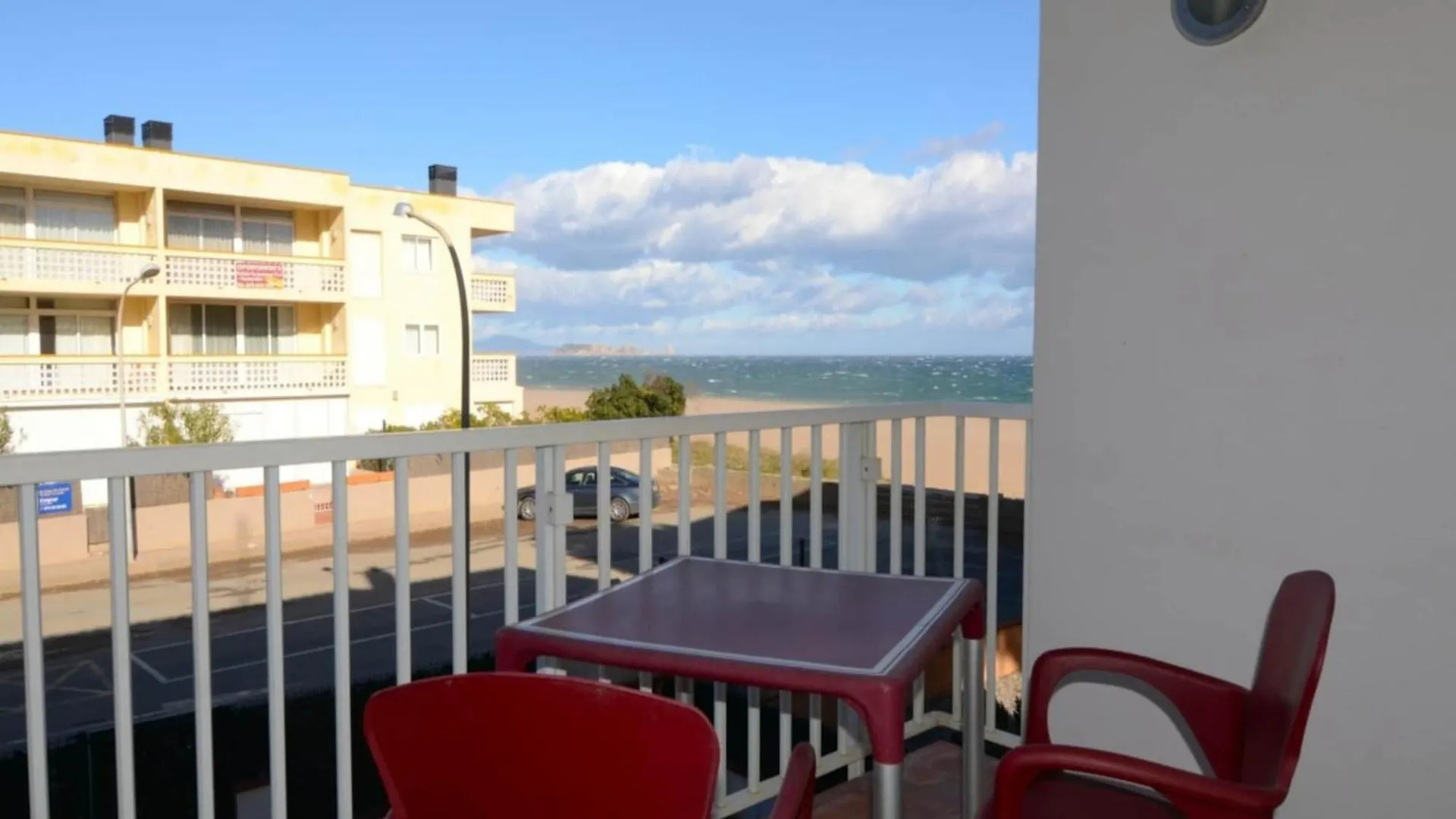 The Apartment In Pals Has 3 Bedrooms