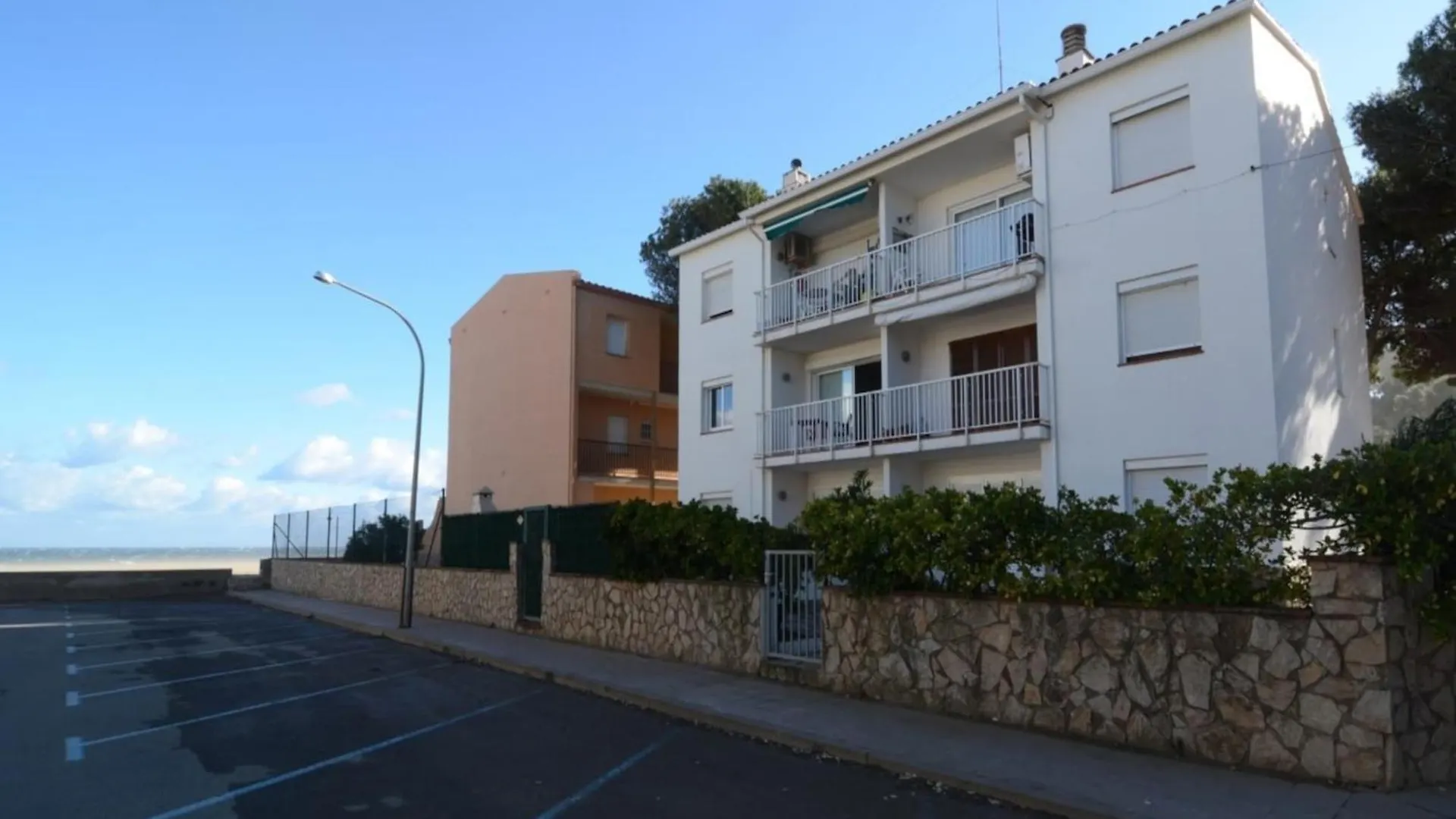The Apartment In Pals Has 3 Bedrooms